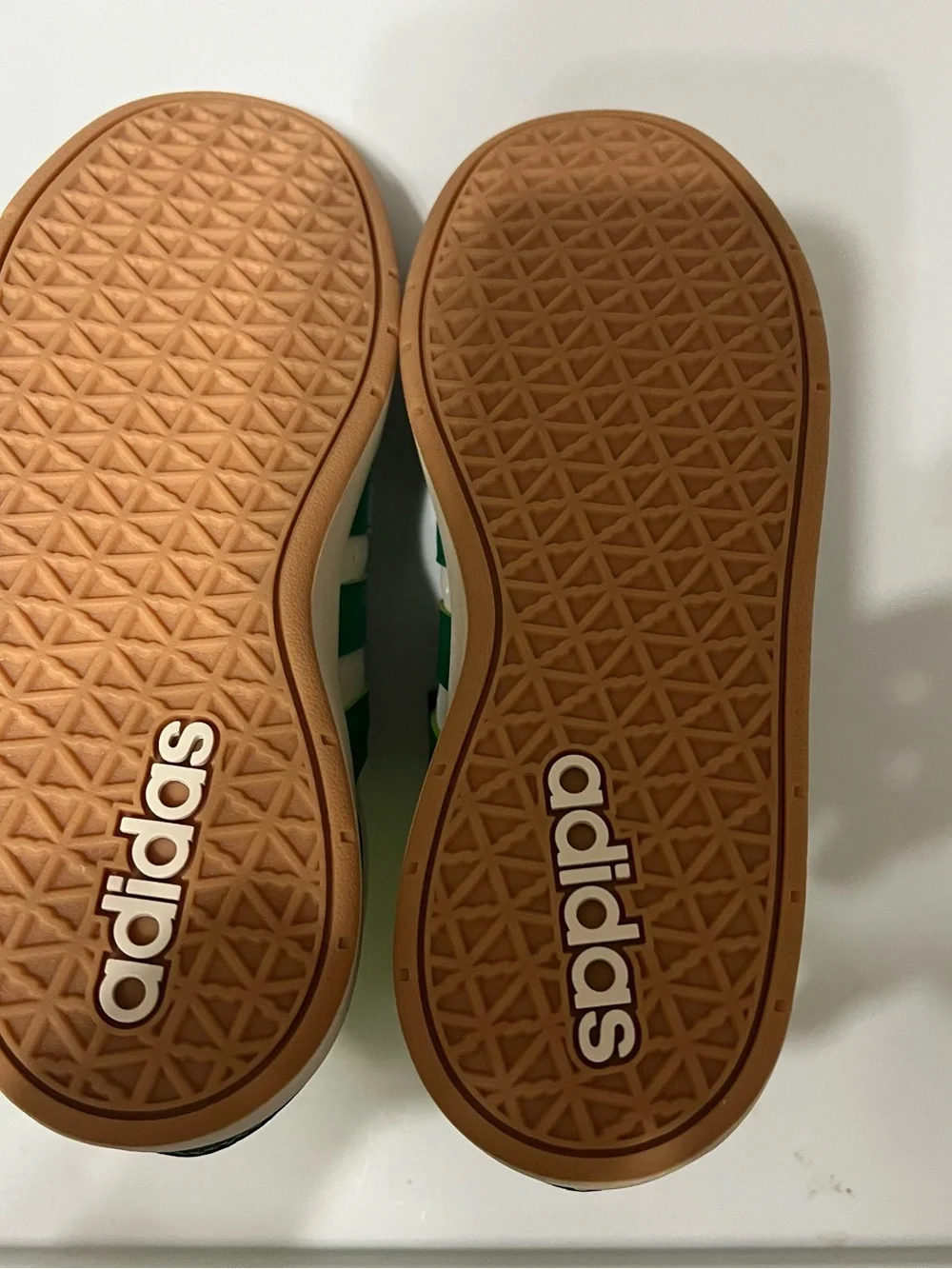 Adidas BREAKBASE SHOES KIDS White & Dark Green Sneakers with Neon Lime. Sz-3